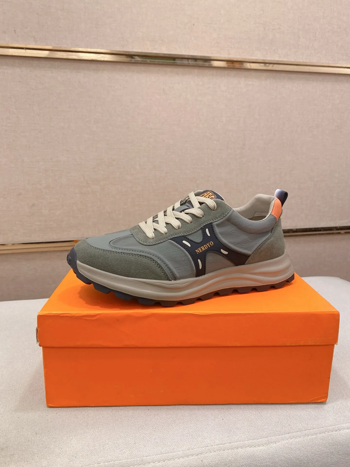 Men's clothing and shoes💰: 440💰《HERMES》【Classic Original Version】Hermès; Top 🔝 Purchasing Agency 🔍🔍Latest 🇺🇸Sold simultaneously at counters, original imported from Italy ▲▲ suede cowhide Equipped with breathable mesh ▲▲Exquisite workmanship (breathable mesh imported from Italy) sole: original sole provided by the original factory, ⚠️exclusive double-layer activity·TPR·rubber·combined molded outsole; Code number: 38-44
